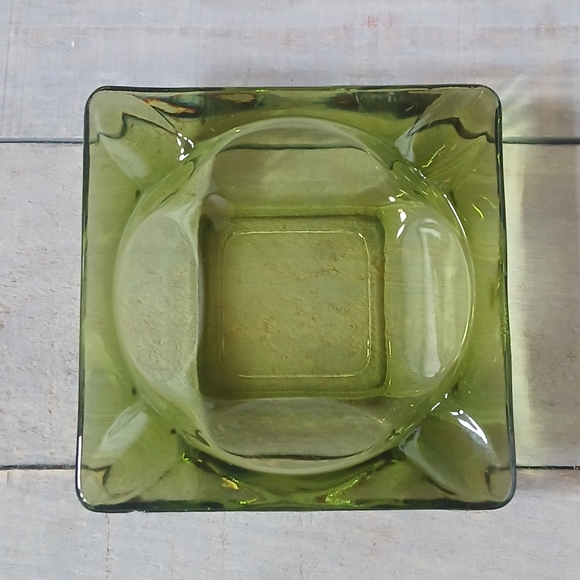 Vintage Green Glass Ashtray Square Mid-Century Modern - Picture 6 of 12